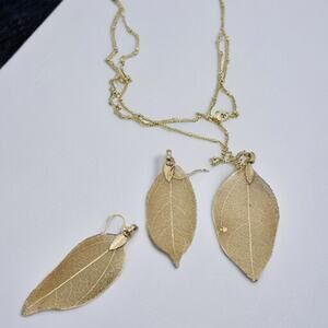 Gold tone Leaf Necklace & Earring Jewelry Set Elegant Nature-Inspired Design